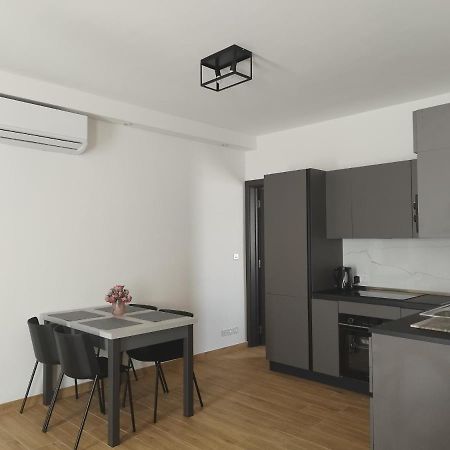 Coral Reef Apartments خليج سانت بول المظهر الخارجي الصورة