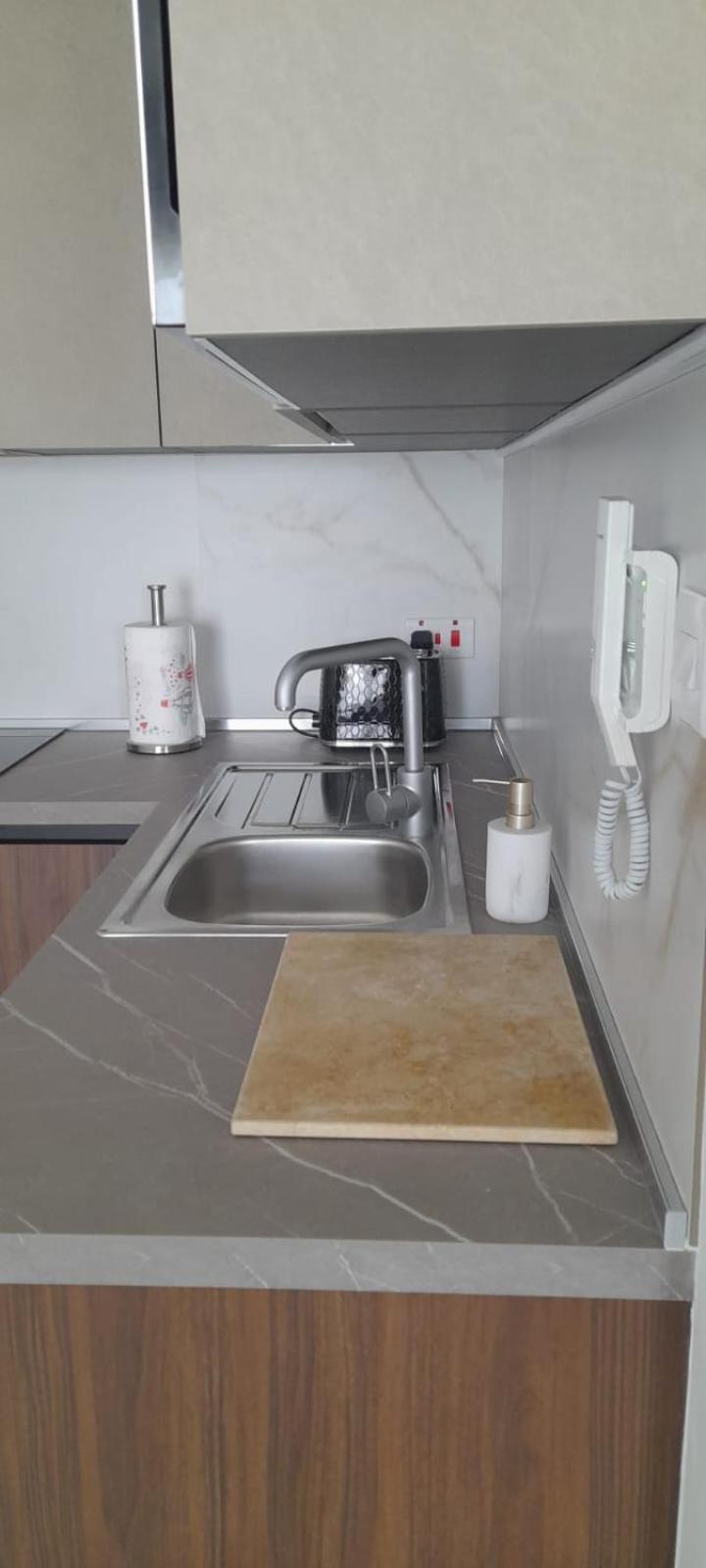 Coral Reef Apartments خليج سانت بول المظهر الخارجي الصورة