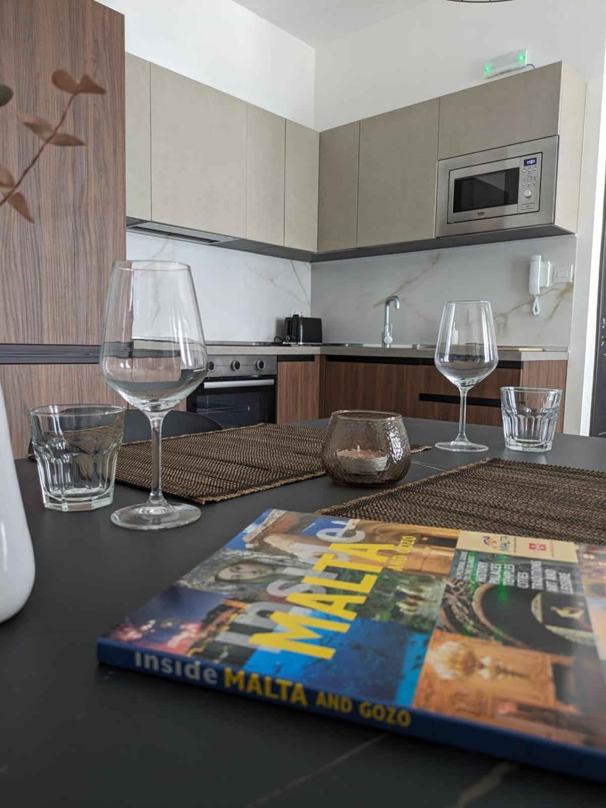 Coral Reef Apartments خليج سانت بول المظهر الخارجي الصورة